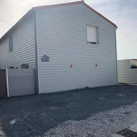 Le Defi Apartment