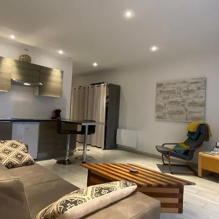 Le Defi アパート フラ